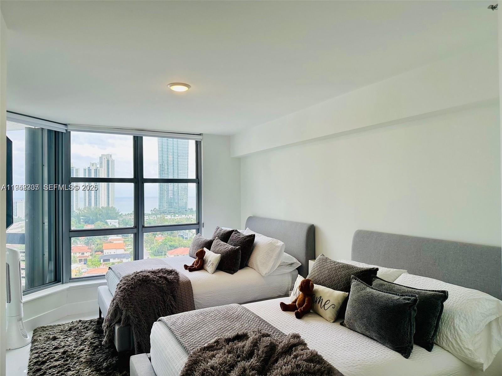 Building Photo - 19101 NE 36th Ct