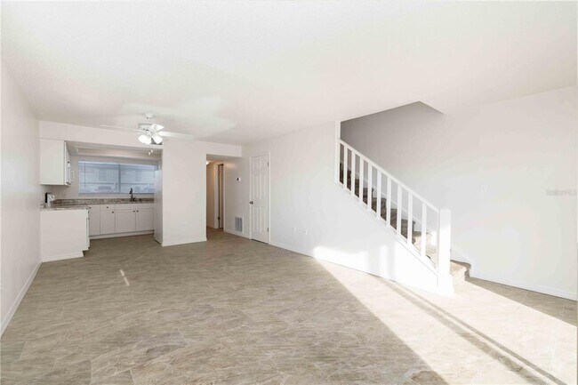 Building Photo - 3569 Bee Ridge Rd