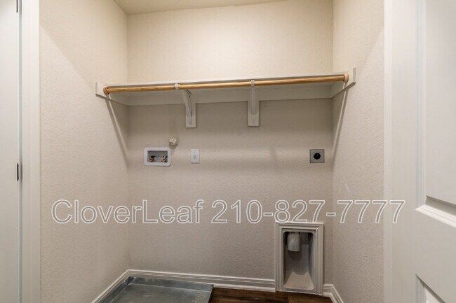 Building Photo - 10351 Lynwood Crk