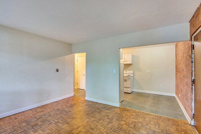 Building Photo - 1800 Jefferson Park Ave