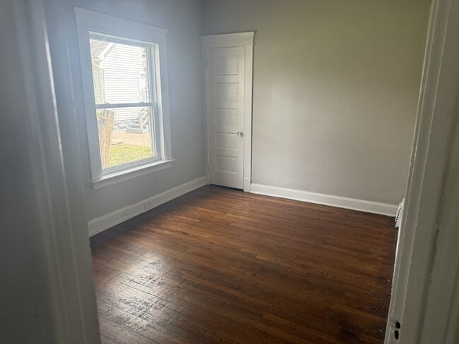 Building Photo - 3550 Seymour Ave