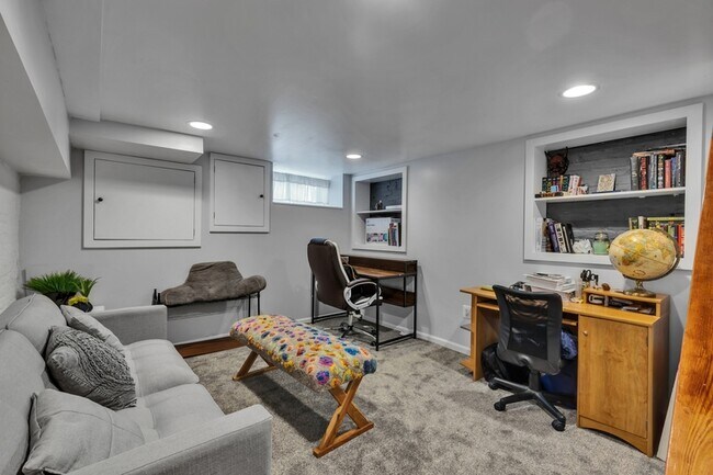 Building Photo - 1448 Patapsco St