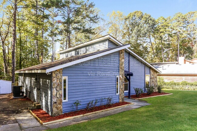 Building Photo - 135 Beethoven Ct