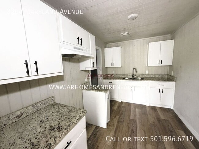 Building Photo - 3204 Maryland Ave