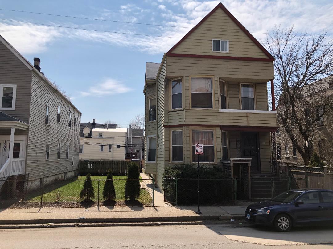 Building Photo - 1709 Irving Park W Rd