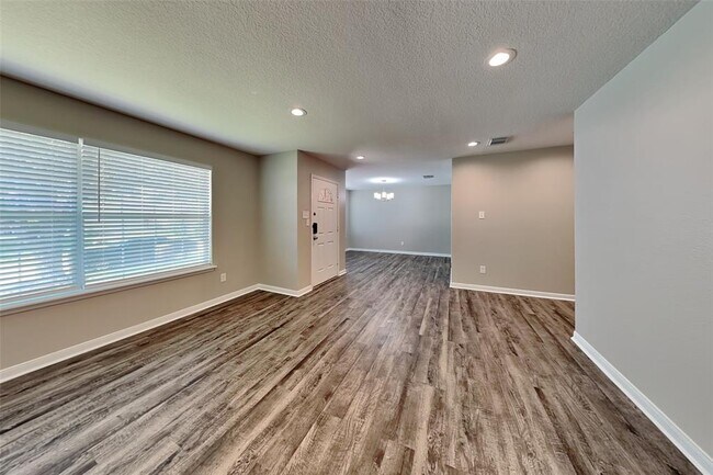 Building Photo - 7826 Spring Fern Ln