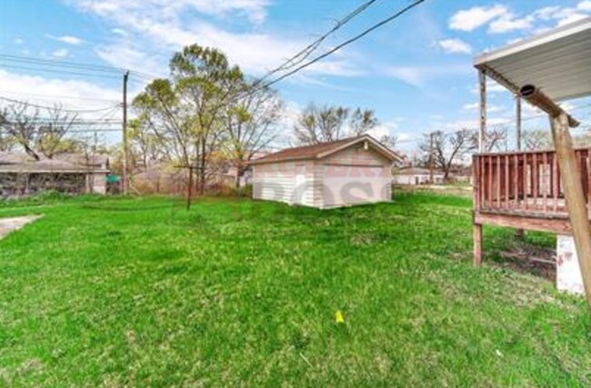 Building Photo - 2208 Taney Pl