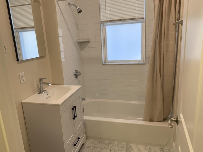 Building Photo - 285 Harvard St