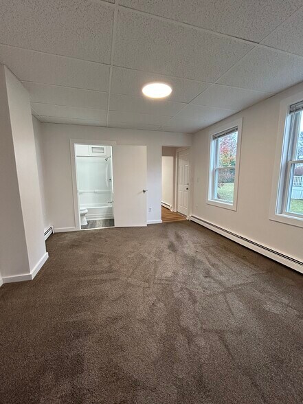 Building Photo - 12 Everett St