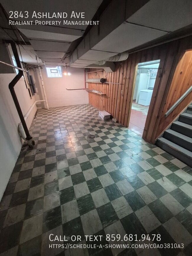 Building Photo - 2843 Ashland Ave