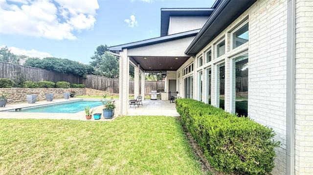 Building Photo - 460 Hidden Valley Dr
