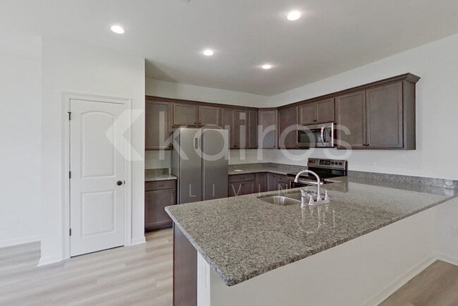 Building Photo - 205 Salvat Dr