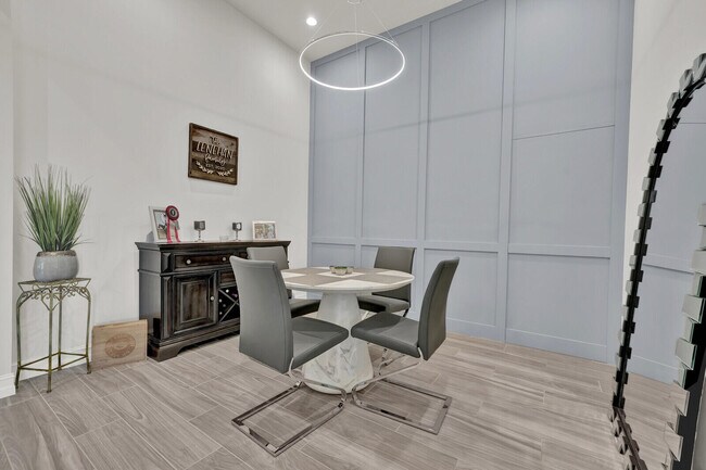 Building Photo - 138 Palma St