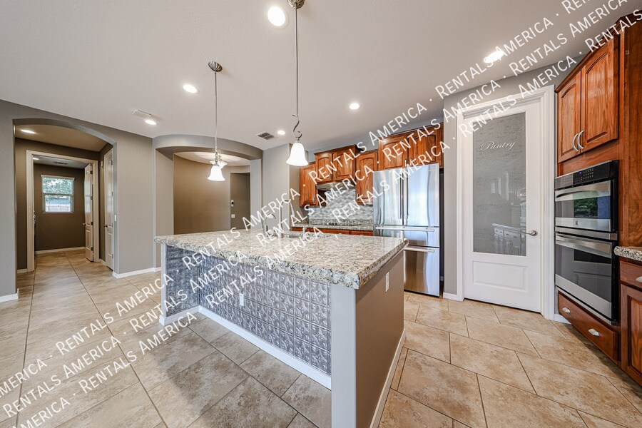 Building Photo - 20658 E Raven Dr