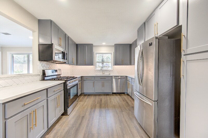 Building Photo - 6026 Clarewood Dr