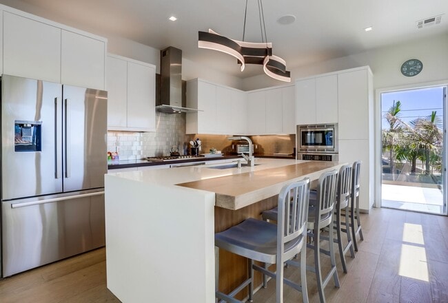 Building Photo - Luxury Furnished Home La Jolla with Ocean Views