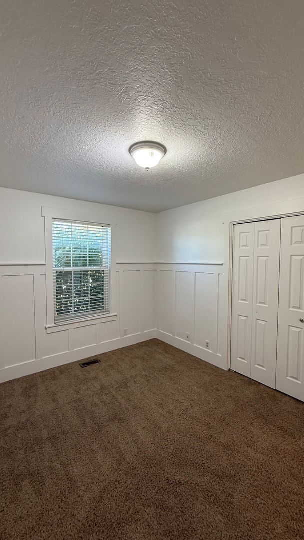 Building Photo - Large Single Family Lehi Home available now!