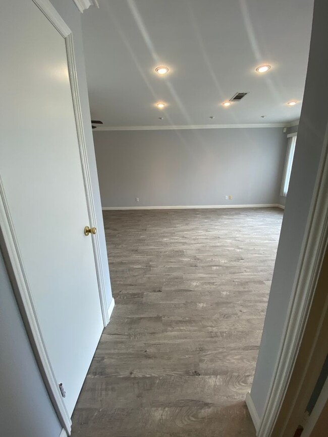 Building Photo - Harbor City- Single Family Home