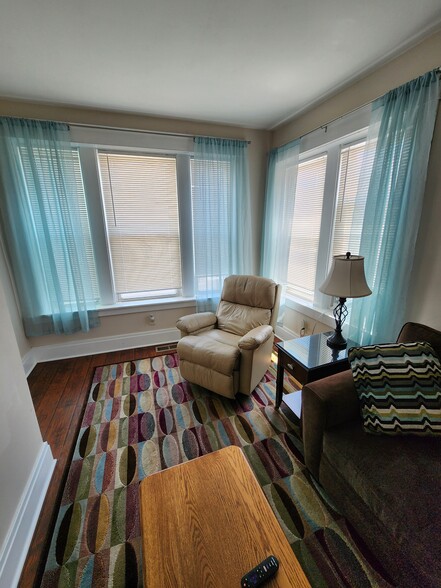 living Room - 380 Grant St