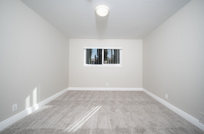 Palms B17 bed2 (1) - Palms at the Pruneyard