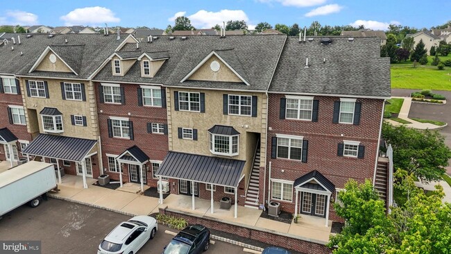 Building Photo - 3854 Ashland Dr