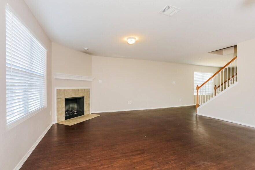 Building Photo - 8532 Shallow Creek Dr