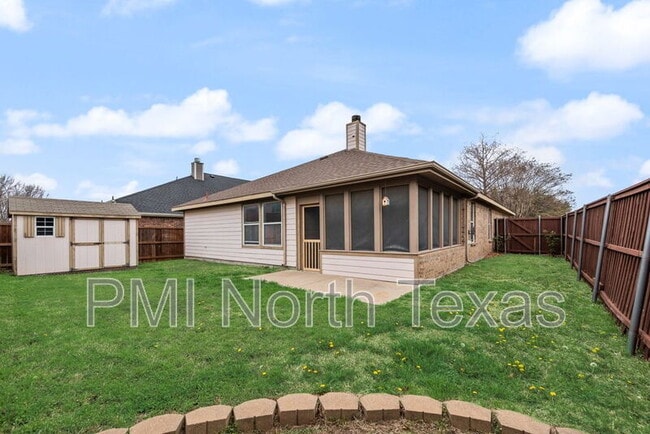 Building Photo - 1732 Bluebird Dr