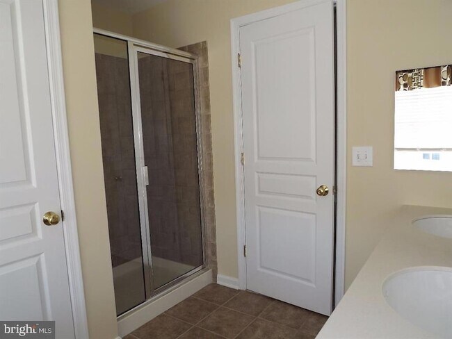 Building Photo - 181 Hudson Dr