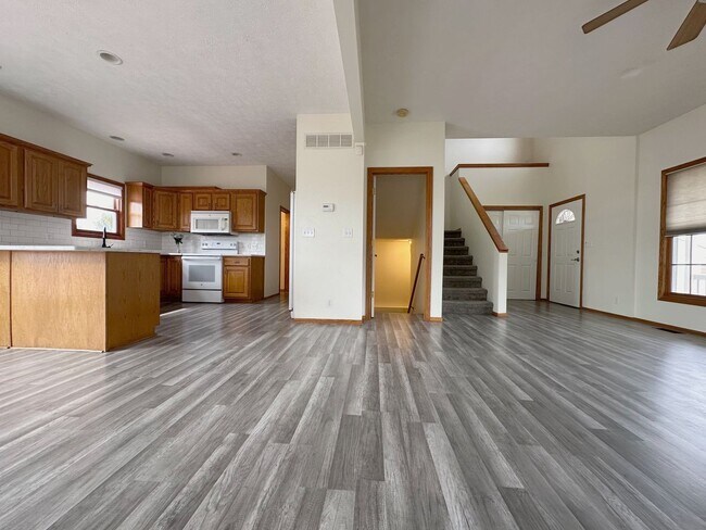 Building Photo - 8621 Lavender Cir