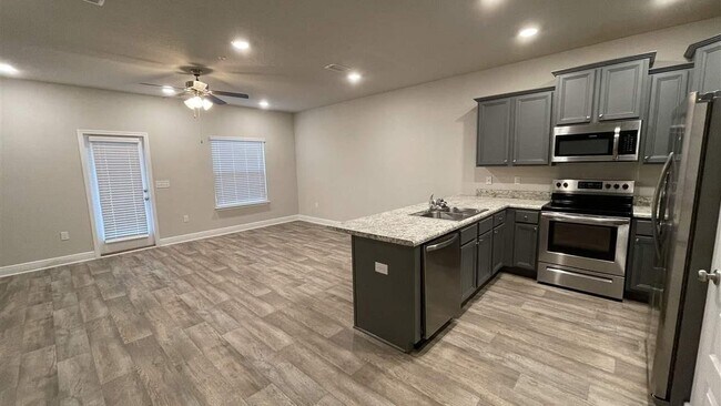 Building Photo - 6053 Royal Port Ct