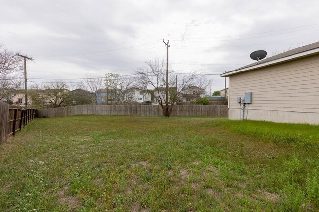 Building Photo - 9802 Vandenberg Way