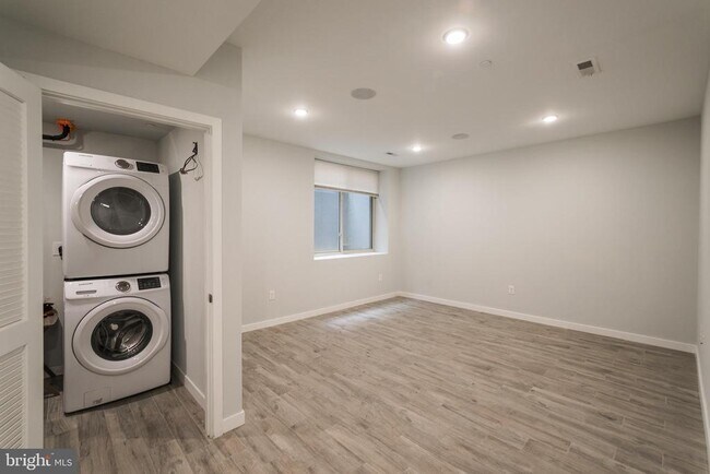 Building Photo - 1524 N 8th St