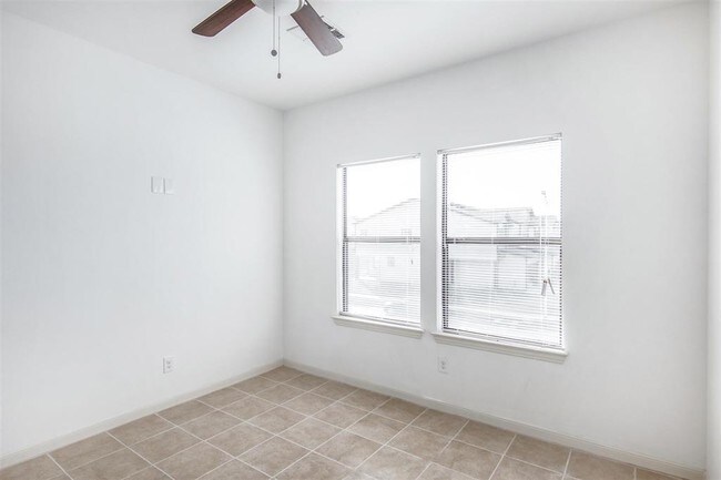 Building Photo - 1718 Louisiana Ave