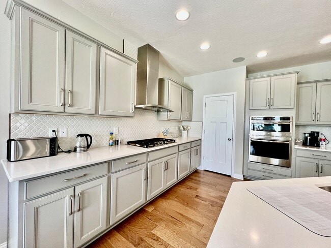 Building Photo - Large Executive home in Beavercreek Well d...