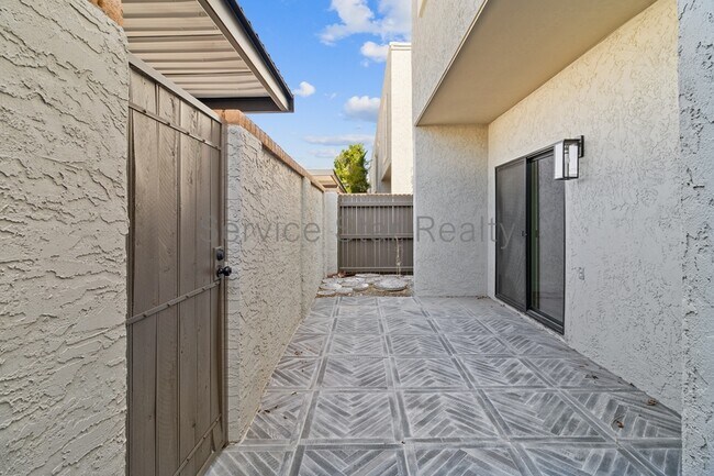 Building Photo - 4860 N 73rd St