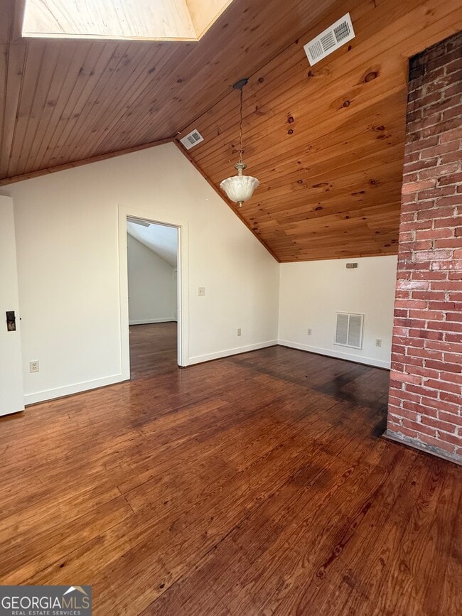 Building Photo - 810 Park St