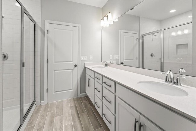 Building Photo - 1363 Mount Royal Dr