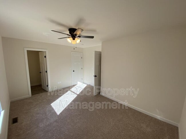 Building Photo - 64 Hickory Ln