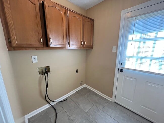 Building Photo - Renovated 3 Bedroom 2 Bath Home for Rent!!