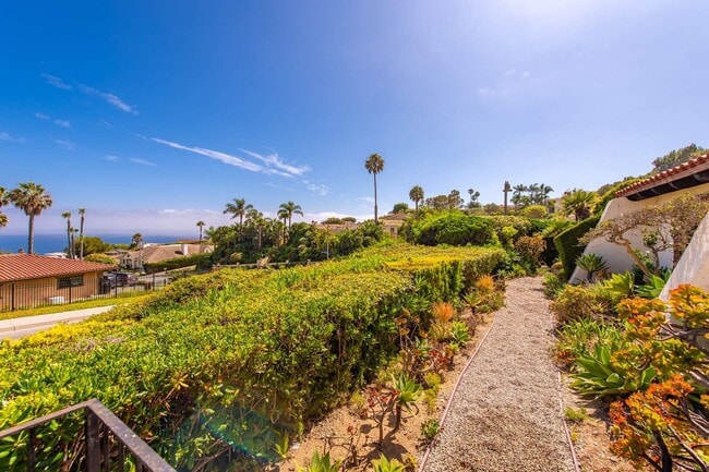 Building Photo - 3636 Malibu Country Dr