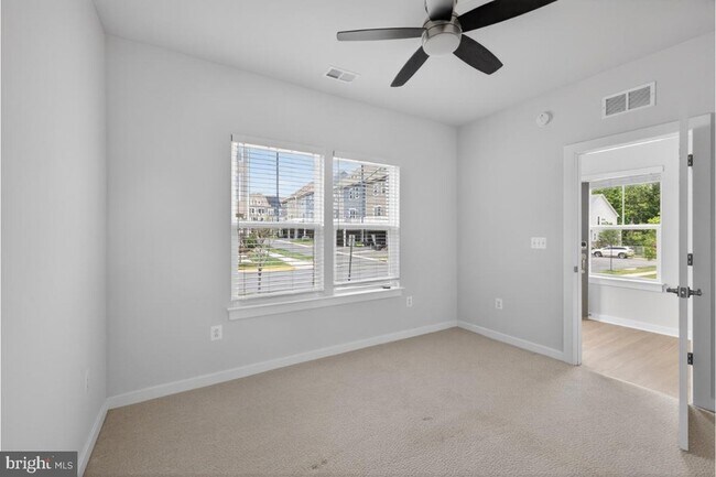 Building Photo - 1601 Grove Chestnut Rd