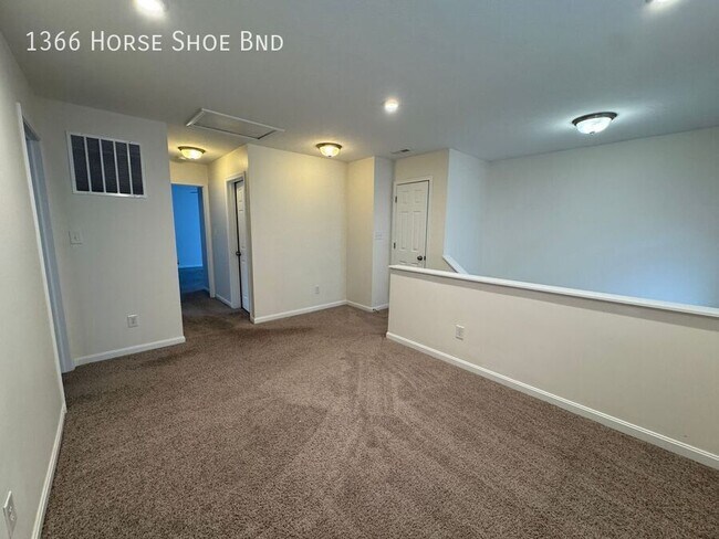 Building Photo - 1366 Horse Shoe Bnd