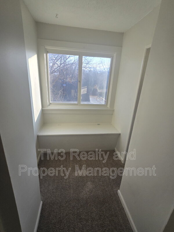 Building Photo - 819 N 9th St