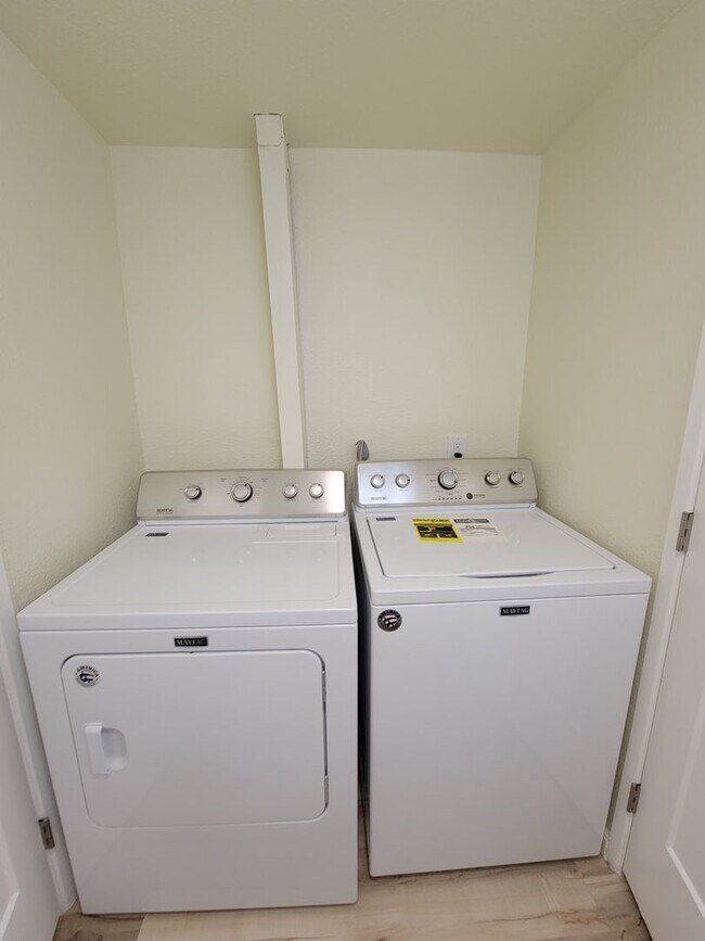 Building Photo - Furnished Downstairs Unit In North Kihei