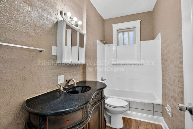 Building Photo - 2330 Hord Ave