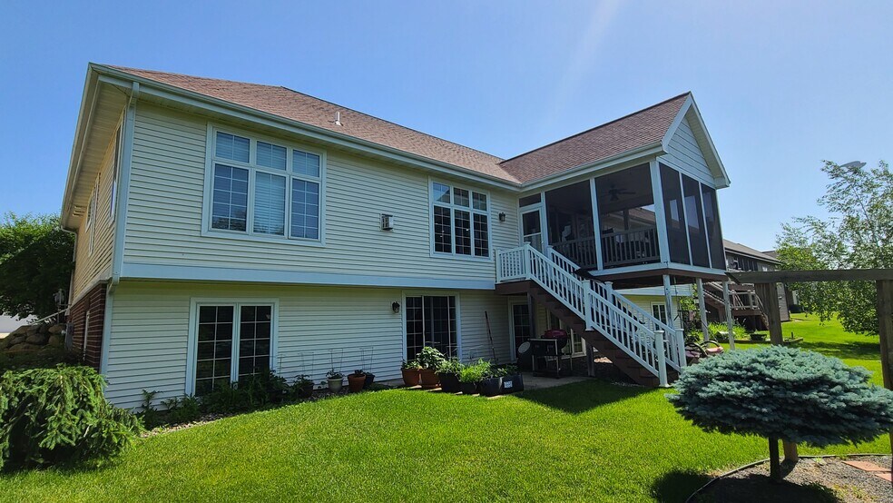Building Photo - 2116 Peaceful Valley Pky