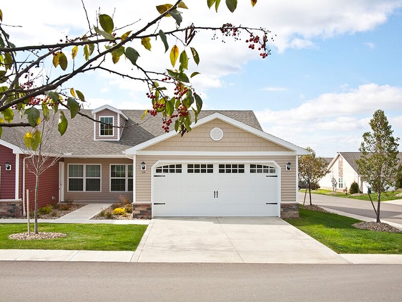 Avoid Nasty Weather & Park Your Car(s) in a Two-Car Attached Garage - Redwood Ypsilanti