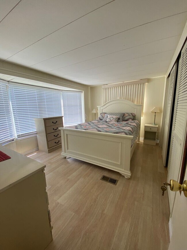 Building Photo - Holiday Park *short or long term rental av...
