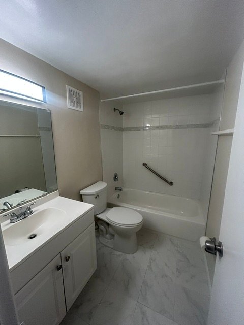 Building Photo - 2430 Harn Blvd