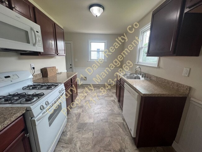 Building Photo - 3 BR, 1.5 baths in Central School District